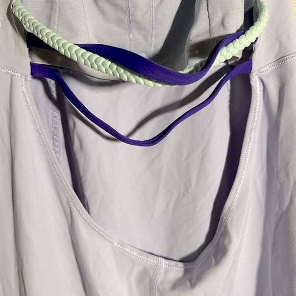 Lululemon tank top size 6 - Picture 3 of 6